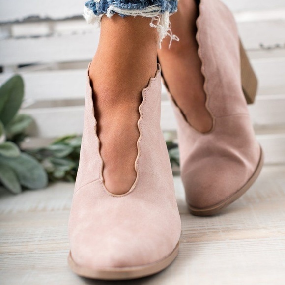 1 LEFT❗️Blush Scalloped V Cut Bootie - Picture 6 of 8